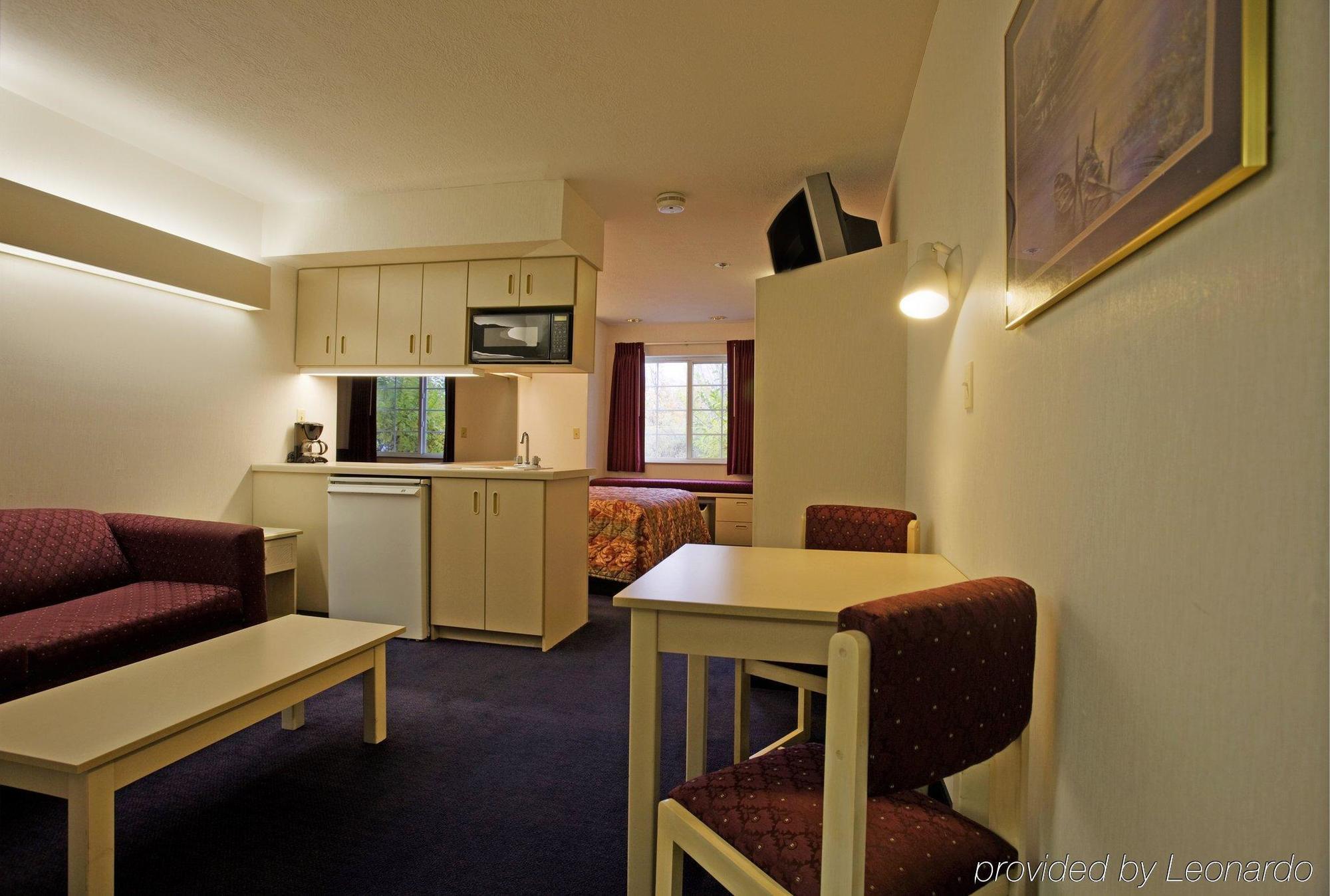 Quality Inn & Suites North Lima - Boardman Room photo